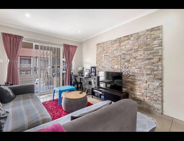 2 BEDROOM APARTMENT FOR SALE IN FERNDALE